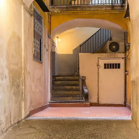Casa Pignasecca * Neapol